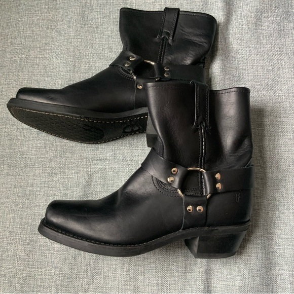 Frye 8r Harness boot in black. Size 9.5 Women’s Boot size - Picture 3 of 12